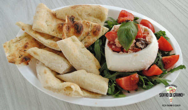 Novità: Mozzarella con tonno, olive taggiasche e pomodorini - pizze in edizione limitata giugno - soffio di grano